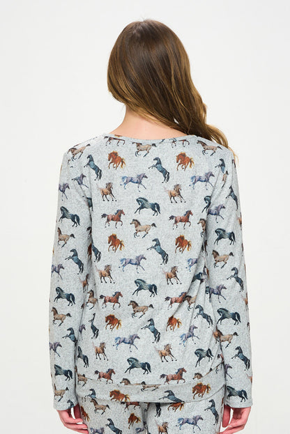 COLOR HORSE PRINT PULLOVER