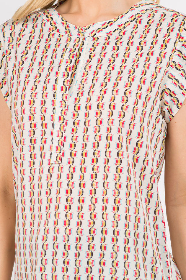 ABSTRACT COLOR WAVE PRINT BLOUSE